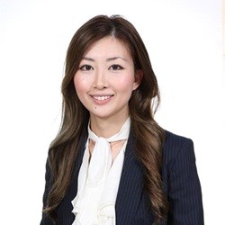 岩本　瞳 Hitomi Iwamoto